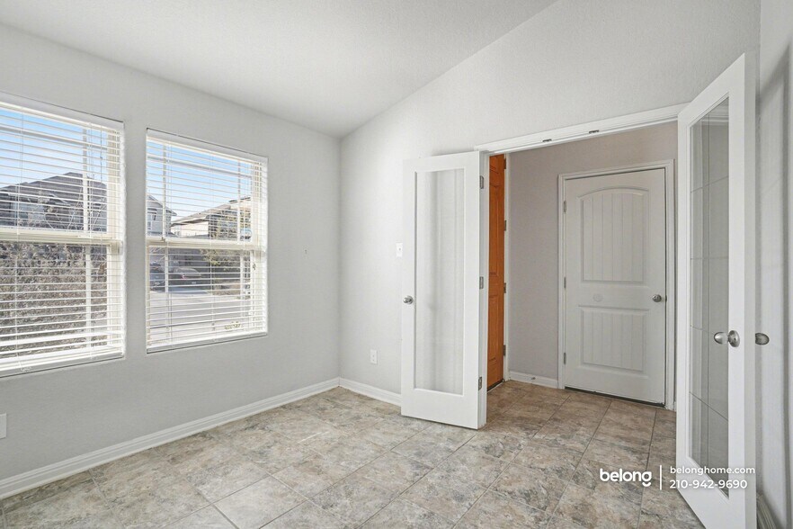 Building Photo - 11311 Silver Rose