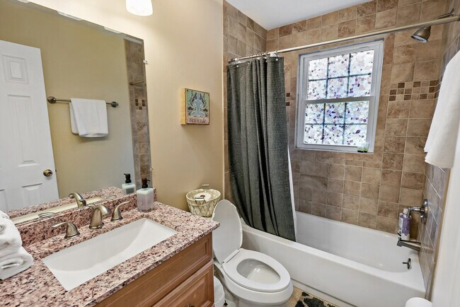 Building Photo - 2021 Washington Blvd