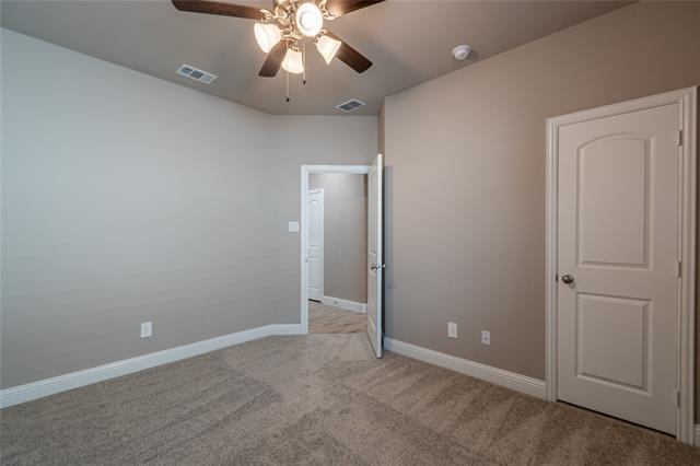 Building Photo - 604 Sycamore Dr