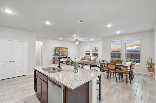 Building Photo - 24714 Crimson Pine Dr