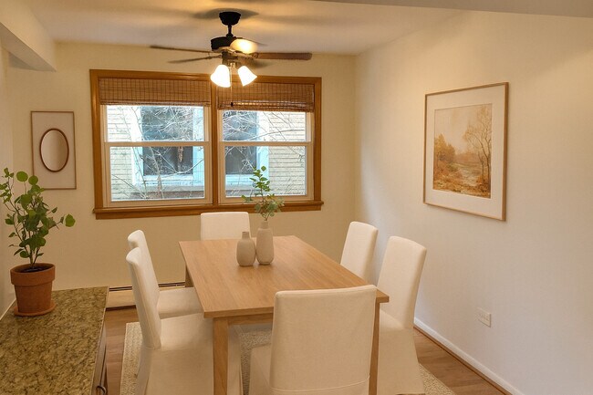 Building Photo - 10402 Moody Ave