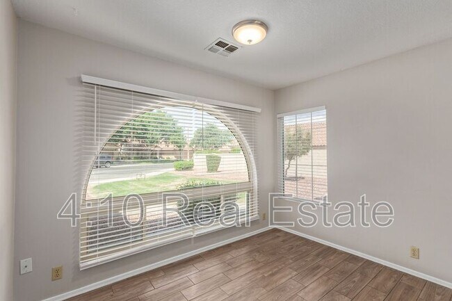 Building Photo - 2381 W Redwood Dr