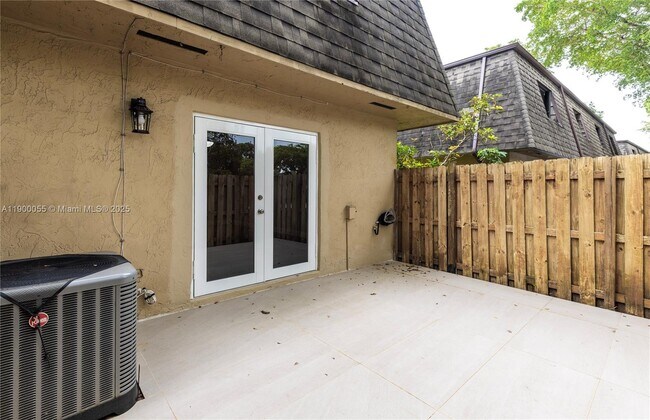 Building Photo - 14237 SW 94th Cir Ln