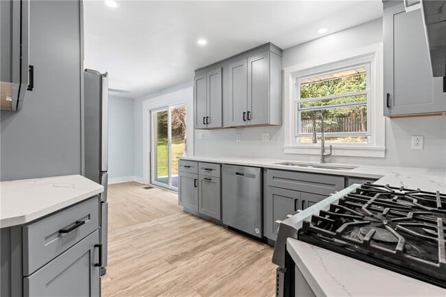 Building Photo - 4030 Circle Dr