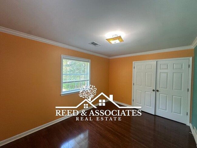 Building Photo - Charming Collierville Home ~3 Bedroom