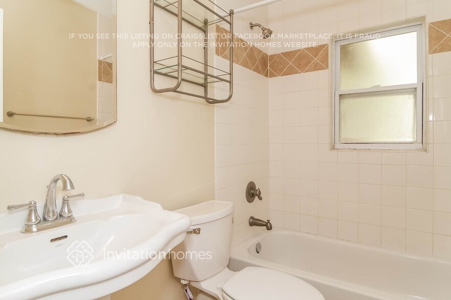 Building Photo - 7423 Antietam Ct E