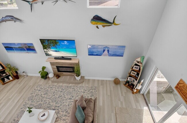 Building Photo - 6701 Hillside Ln