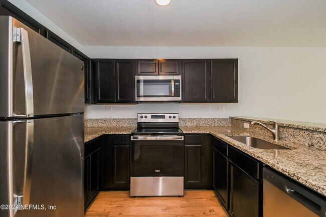 Building Photo - 556 Eiseman Wy