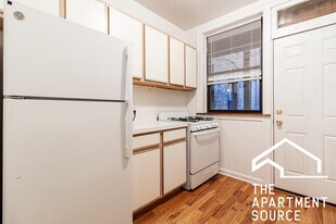 Building Photo - 3904 N Janssen Ave