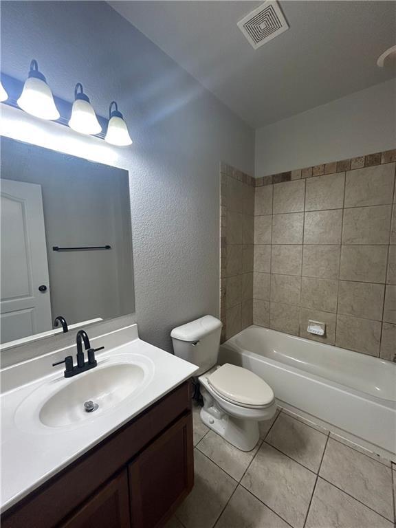 Building Photo - 2670 N Valencia Ave