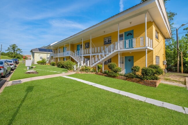 Building Photo - 318-330 W Harrison St