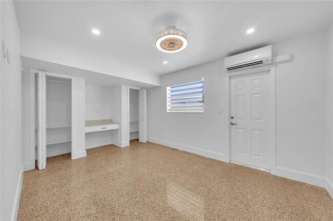 Building Photo - 5122 NE 19th Ave
