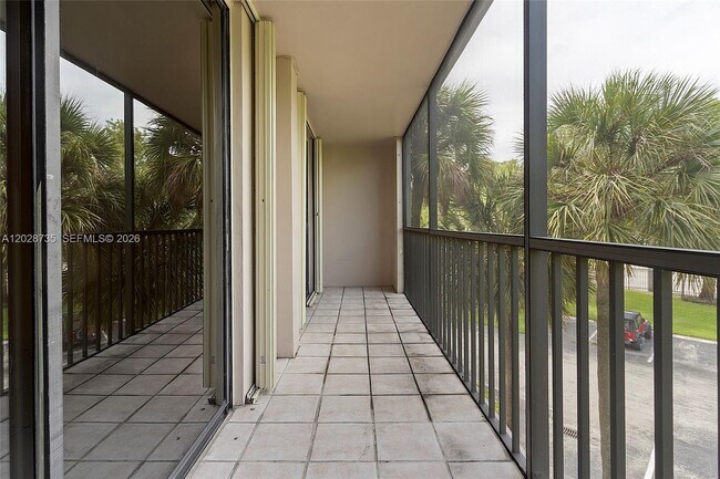 Building Photo - 8760 SW 133rd Avenue Rd