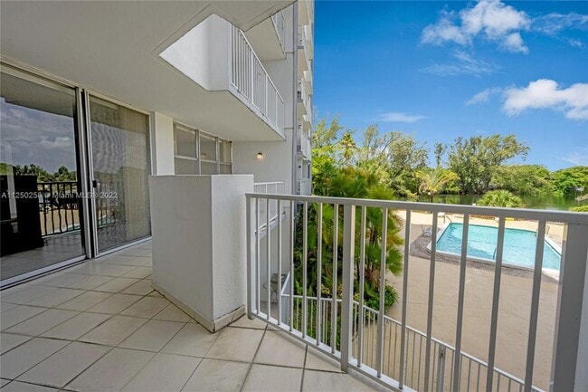 Building Photo - 1300 NE Miami Gardens Dr