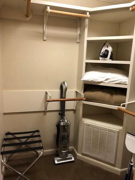 Building Photo - 213 Bendel Rd