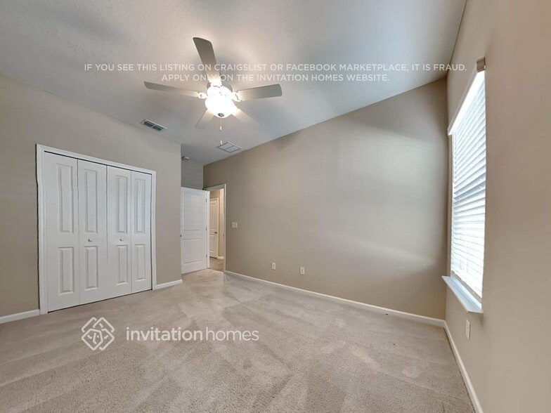 Building Photo - 9760 Lovage Ln