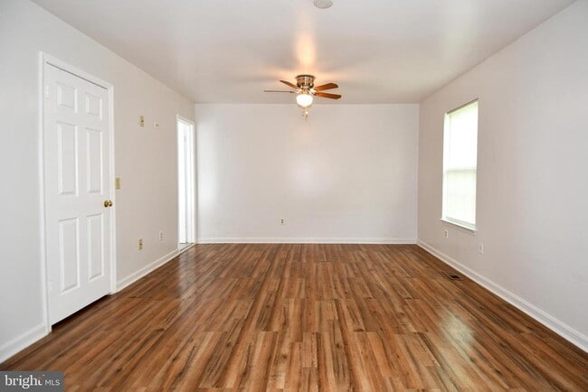 Building Photo - 6125 Trident Ln