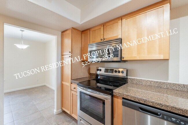 Building Photo - 6651 N Campbell Ave