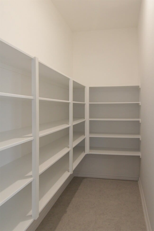 Building Photo - 31811 Dunham Lake Dr