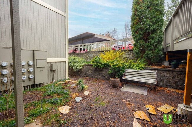 Building Photo - Comfortable 1-Bedroom Condo with Parking & Resort-Style Amenities