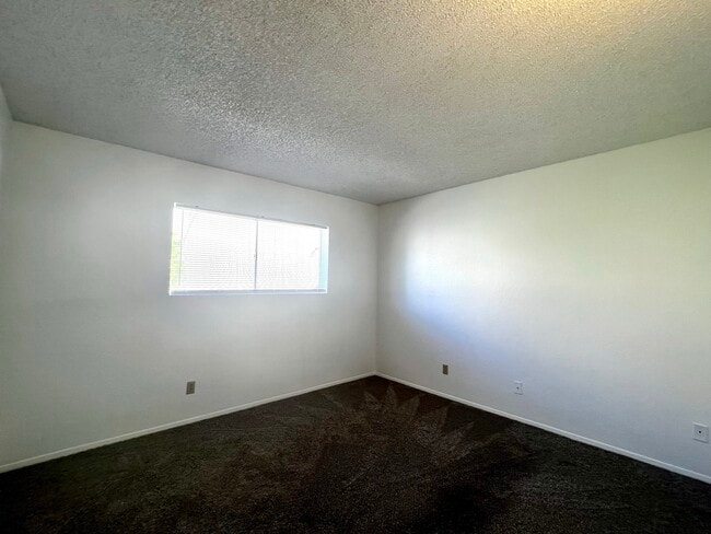 Building Photo - 2024 S Birdie Cir