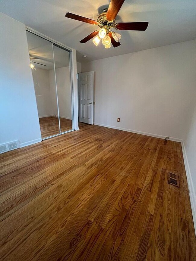 Building Photo - Move-In Ready 3 Bedroom, 1.5 Bathroom Home in Westland