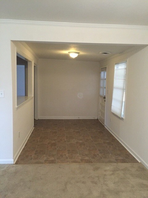 Building Photo - Hidden Enclave of Ranch Style Homes