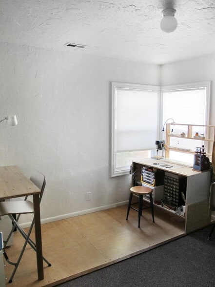 Building Photo - 5711 SE 67th Ave