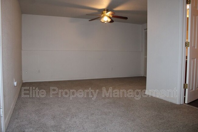 Building Photo - 185 S Stardust Ct