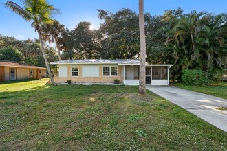 Building Photo - Beautifully renovated home 3 bedroom 1 1/2 bathroom in Fort Myers