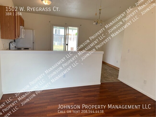 Building Photo - 1502 W Ryegrass Ct