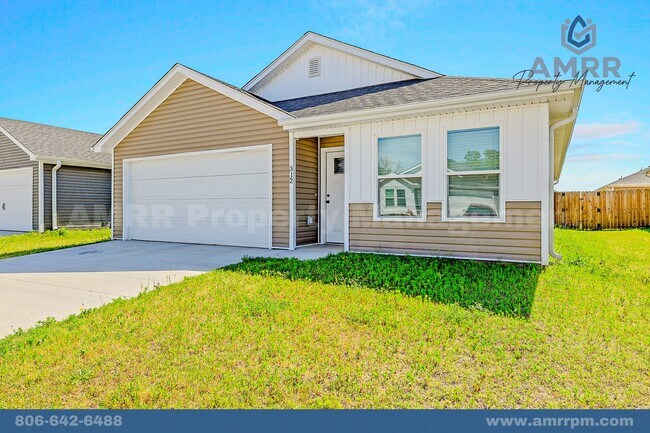Building Photo - Charming 4-Bedroom Home – Space, Style, an...