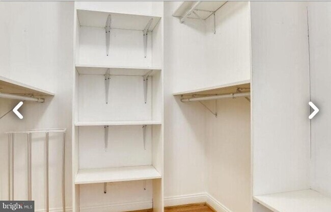 Building Photo - 111 E Cross St