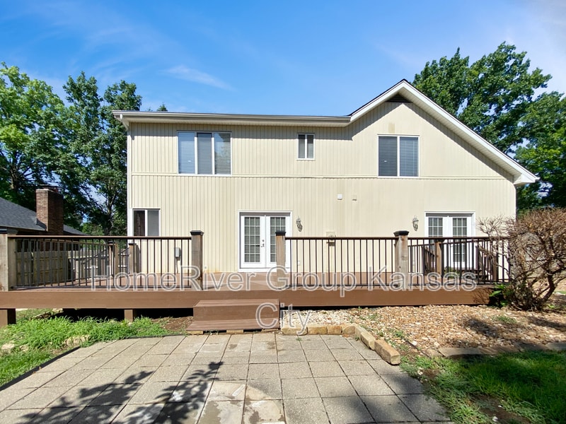 Building Photo - 304 NW 36th St Terrace
