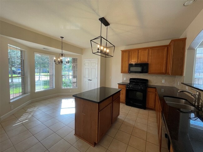 Building Photo - 2313 Cantabria Ln
