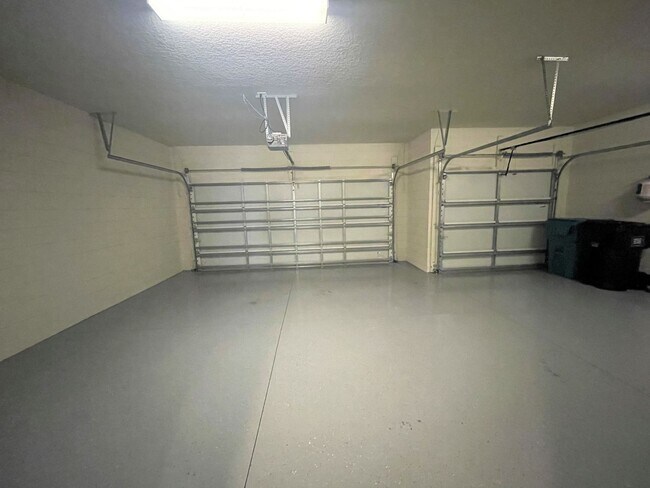 Building Photo - The perfect home waiting for you! FULLY FURNISHED!!