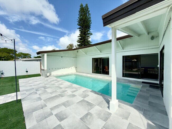 Building Photo - 210 Ocean Pkwy