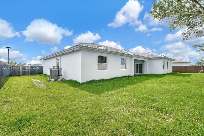 Building Photo - 27232 SW 159th Path