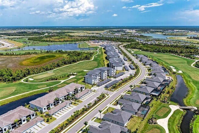 Building Photo - 12320 Wellen Golf St