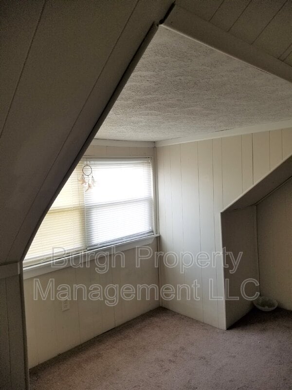 Building Photo - 426 2nd St