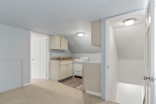 Building Photo - Private and Cozy 1BR Garage Apartment – Ut...