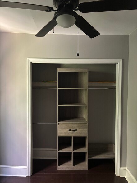 Generous closet in 2nd bedroom - 4013 Dexter St
