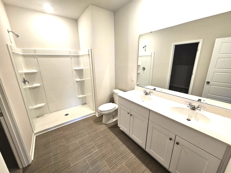 Building Photo - 108 Saddle St