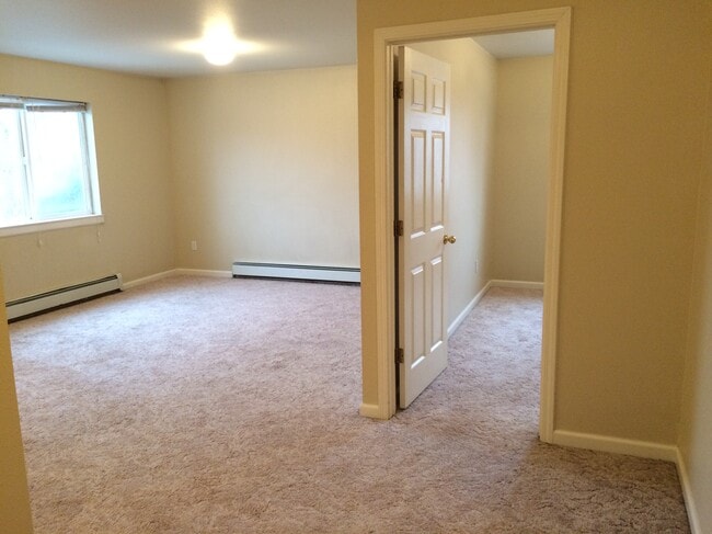 Building Photo - 1924 12th Ave S