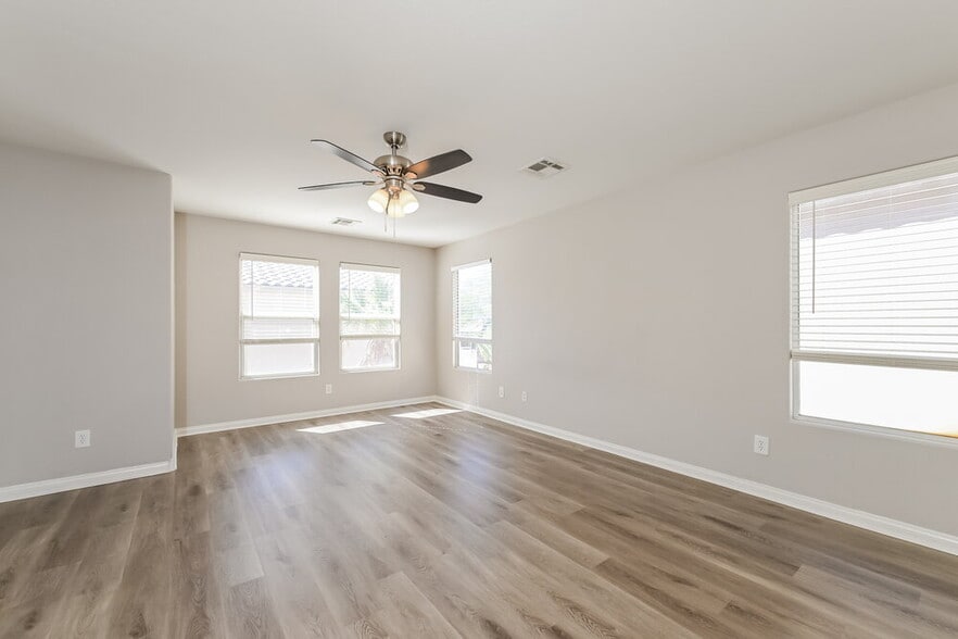Building Photo - 6171 W Blue Rapids Ct