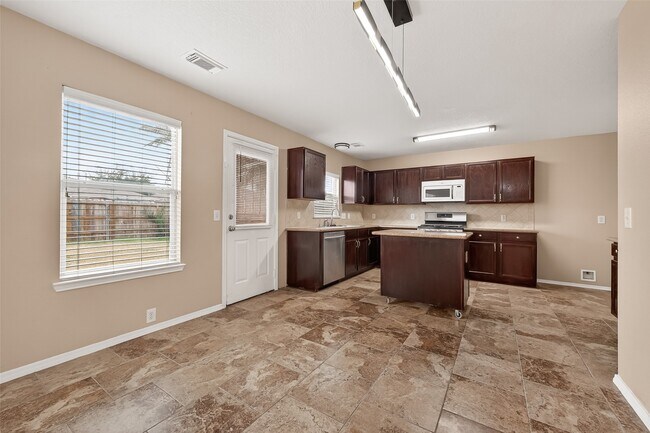 Building Photo - 15007 Sugar Sands Dr