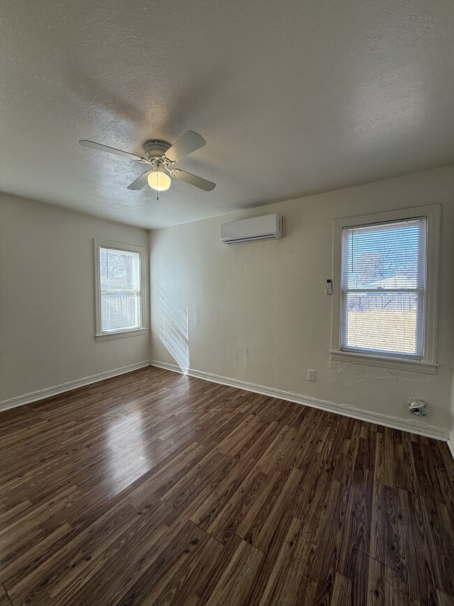 Building Photo - 114 Avenue V