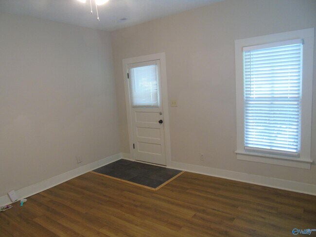 Building Photo - 802 Beirne Ave NE
