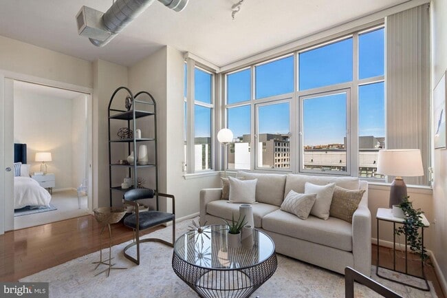 Building Photo - Incredible 11th Floor 2BR/2BA Condo (including reserved garage parking) in Vibrant Mount Vernon T...