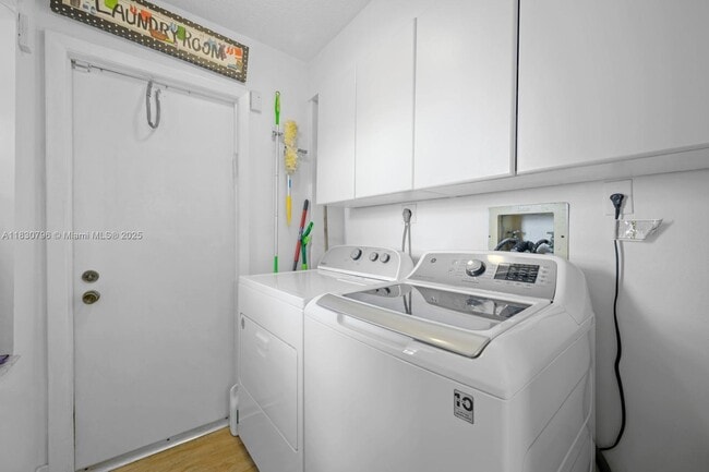 Building Photo - 3501 Magellan Cir